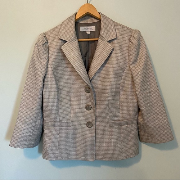 Tahari ASL Beige Blazer and Tailored Silhouette with matching pencil skirt. - Picture 2 of 10